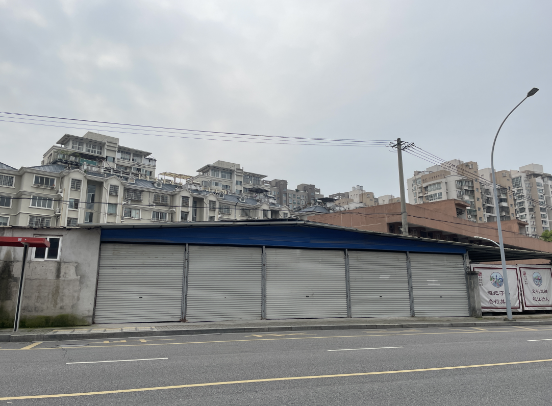 鹿城區葡萄路臨時過渡棚倉庫 租賃權拍賣公告